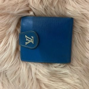 Authentic Loui Vuitton Blue Leather Epi Wallet
